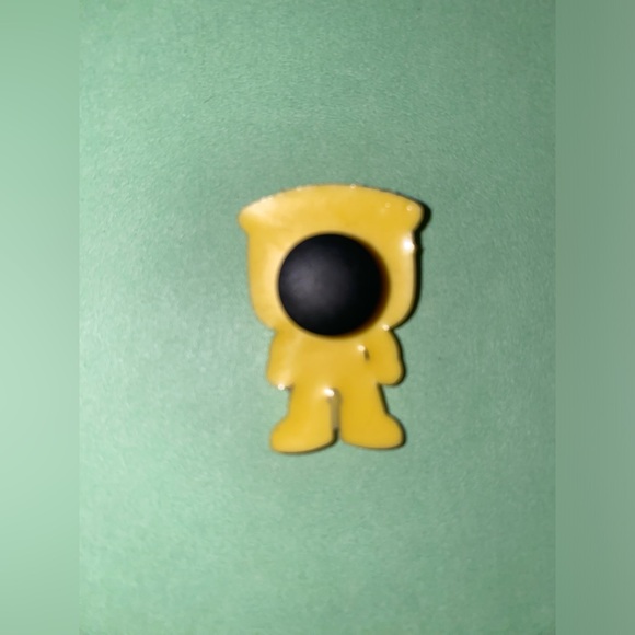 (10 for $15) Yellow Power Rangers Croc Charms - Picture 2 of 2